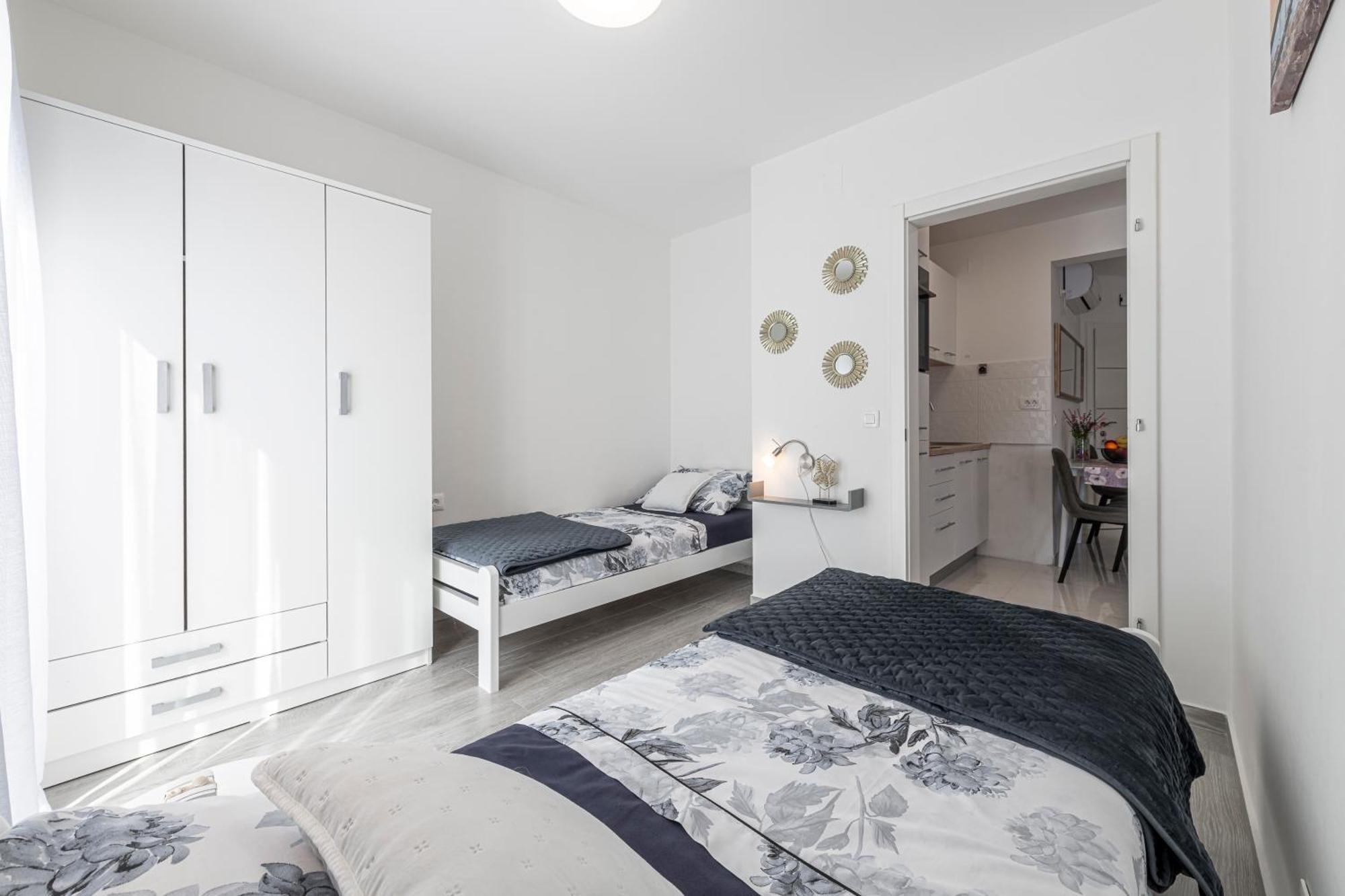 Apartments Kiki Mlini Extérieur photo